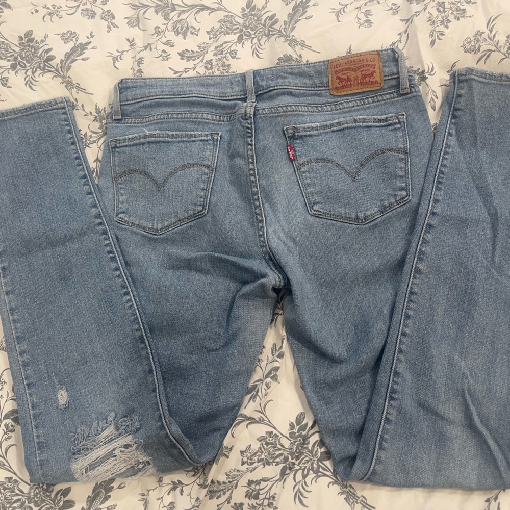 Levi’s ripped jeans 28 skinny